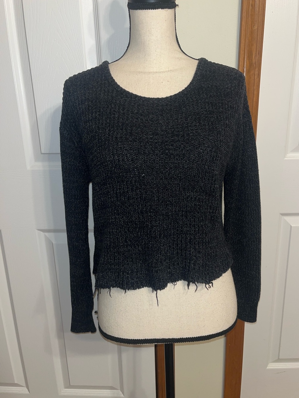 Forever 21 Black Cropped Sweater